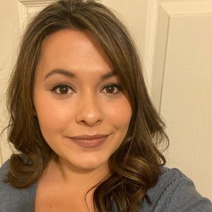 Meet your Posher, Carrie